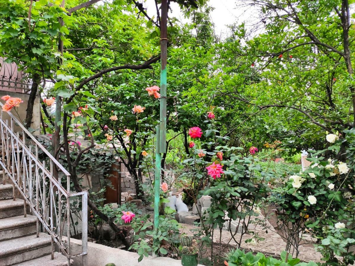 Guesthouse Ttt 트빌리시 외부 사진